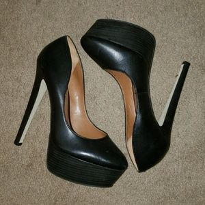 Steve Madden Platform Pumps